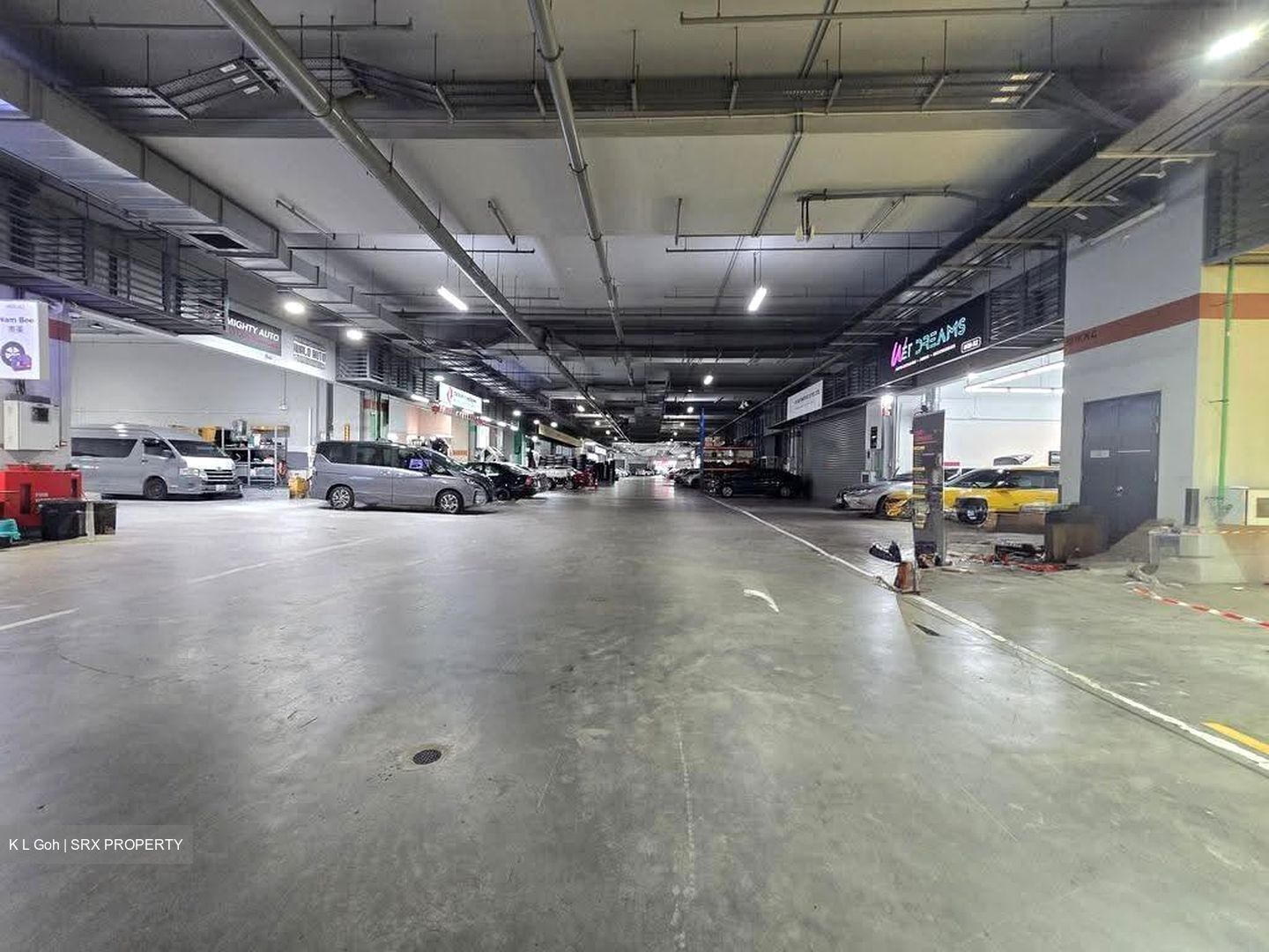 Carros Centre (D25), Factory #610989041